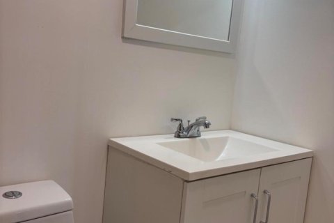 Condominio en venta en Tamarac, Florida, 1 dormitorio, 69.68 m2 № 2085030 - foto 11