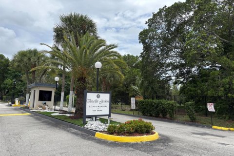 Condominio en venta en Tamarac, Florida, 1 dormitorio, 69.68 m2 № 2085030 - foto 20