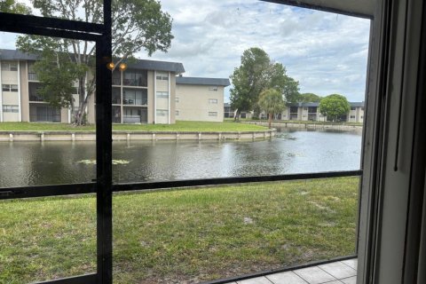 Condominio en venta en Tamarac, Florida, 1 dormitorio, 69.68 m2 № 2085030 - foto 15