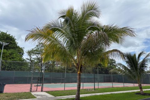 Condominio en venta en Tamarac, Florida, 1 dormitorio, 69.68 m2 № 2085030 - foto 17
