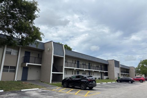 Condominio en venta en Tamarac, Florida, 1 dormitorio, 69.68 m2 № 2085030 - foto 19