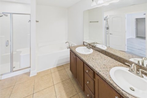 House in Wimauma, Florida 4 bedrooms, 219.25 sq.m. № 1903626 - photo 19