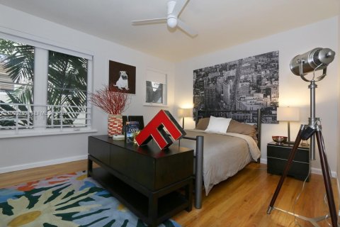 Apartamento en alquiler en Miami Beach, Florida, 2 dormitorios, 93.83 m2 № 2055481 - foto 4