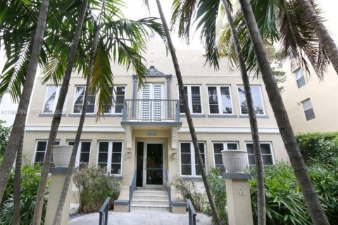 Apartamento en alquiler en Miami Beach, Florida, 2 dormitorios, 93.83 m2 № 2055481 - foto 10