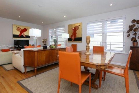 Apartamento en alquiler en Miami Beach, Florida, 2 dormitorios, 93.83 m2 № 2055481 - foto 13