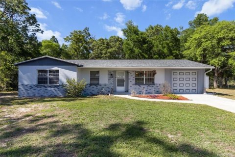 House in Crystal River, Florida 2 bedrooms, 113.81 sq.m. № 1637951 - photo 1