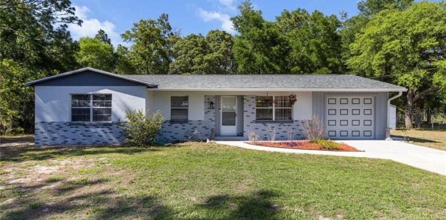 House in Crystal River, Florida 2 bedrooms, 113.81 sq.m. № 1637951