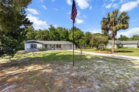 House in Crystal River, Florida 2 bedrooms, 113.81 sq.m. № 1637951 - photo 5