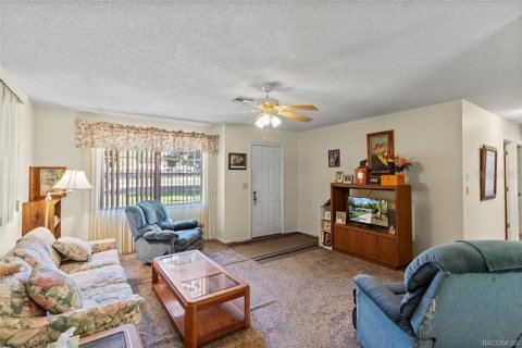 House in Crystal River, Florida 2 bedrooms, 113.81 sq.m. № 1637951 - photo 2