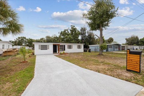 Купить виллу или дом в Тампа, Флорида 3 комнаты, 102.38м2, № 2228382 - фото 2