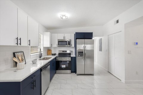 Купить виллу или дом в Тампа, Флорида 3 комнаты, 102.38м2, № 2228382 - фото 18