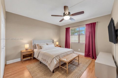 Condo in Sunrise, Florida, 2 bedrooms  № 2000019 - photo 21