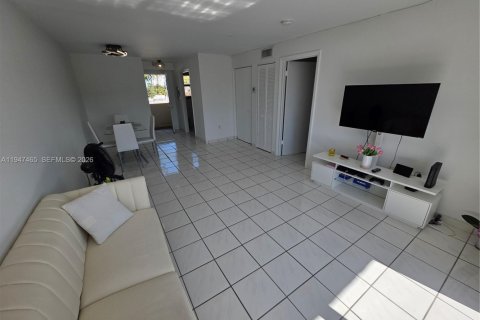 Copropriété à louer à Miami Beach, Floride: 1 chambre, 66.7 m2 № 2025848 - photo 21