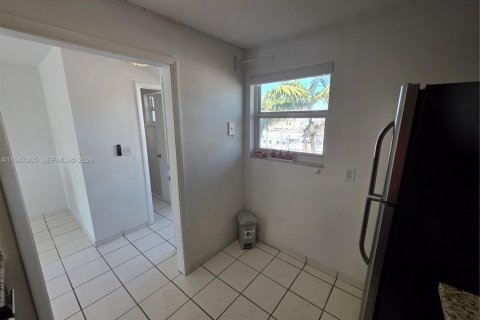 Copropriété à louer à Miami Beach, Floride: 1 chambre, 66.7 m2 № 2025848 - photo 17