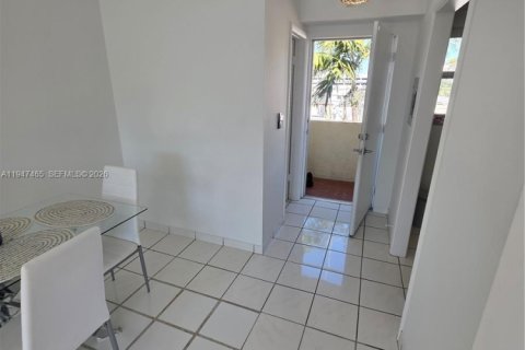 Copropriété à louer à Miami Beach, Floride: 1 chambre, 66.7 m2 № 2025848 - photo 22