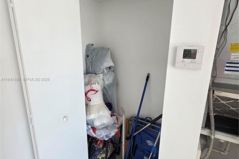 Copropriété à louer à Miami Beach, Floride: 1 chambre, 66.7 m2 № 2025848 - photo 26