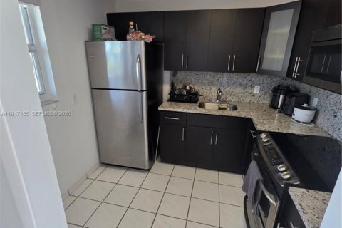 Copropriété à louer à Miami Beach, Floride: 1 chambre, 66.7 m2 № 2025848 - photo 12