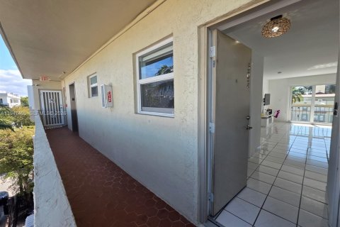 Copropriété à louer à Miami Beach, Floride: 1 chambre, 66.7 m2 № 2025848 - photo 7