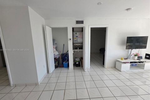 Copropriété à louer à Miami Beach, Floride: 1 chambre, 66.7 m2 № 2025848 - photo 25