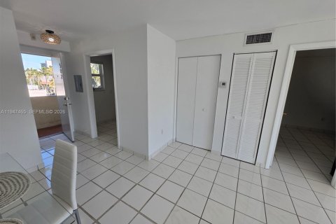 Copropriété à louer à Miami Beach, Floride: 1 chambre, 66.7 m2 № 2025848 - photo 24