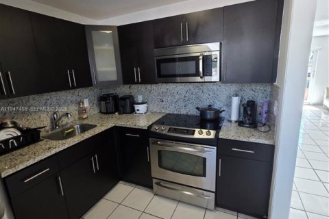 Copropriété à louer à Miami Beach, Floride: 1 chambre, 66.7 m2 № 2025848 - photo 15