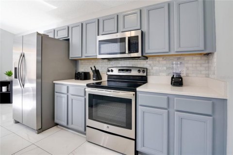Casa en venta en Kissimmee, Florida, 5 dormitorios, 212.84 m2 № 1538538 - foto 17