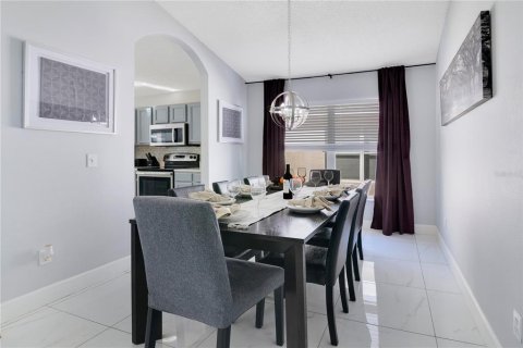 Casa en venta en Kissimmee, Florida, 5 dormitorios, 212.84 m2 № 1538538 - foto 13