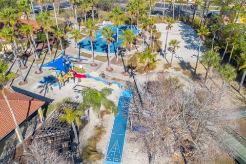 Casa en venta en Kissimmee, Florida, 5 dormitorios, 212.84 m2 № 1538538 - foto 8