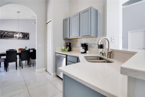 Casa en venta en Kissimmee, Florida, 5 dormitorios, 212.84 m2 № 1538538 - foto 18