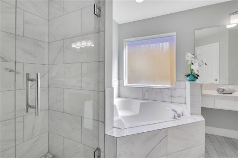 Casa en venta en Kissimmee, Florida, 5 dormitorios, 212.84 m2 № 1538538 - foto 29