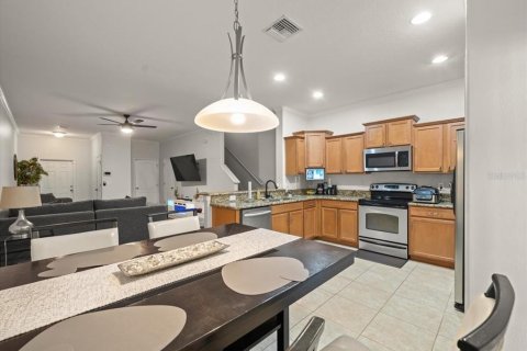 Adosado en venta en Brandon, Florida, 3 dormitorios, 155.15 m2 № 1908527 - foto 10