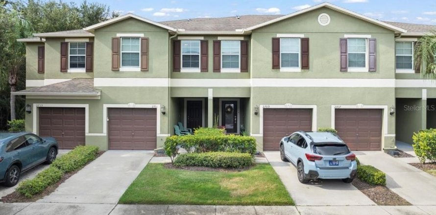 Adosado en Brandon, Florida 3 dormitorios, 155.15 m2 № 1908527