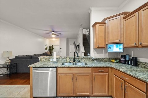 Adosado en venta en Brandon, Florida, 3 dormitorios, 155.15 m2 № 1908527 - foto 14