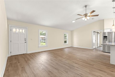 House in Ocala, Florida 3 bedrooms, 185.9 sq.m. № 1839057 - photo 14