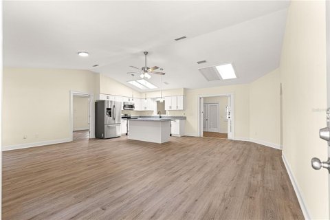 House in Ocala, Florida 3 bedrooms, 185.9 sq.m. № 1839057 - photo 7