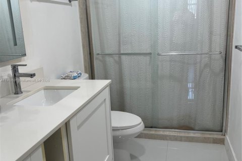 Купить кондоминиум в Норт-Майами-Бич, Флорида 3 спальни, 100.8м2, № 1957242 - фото 15