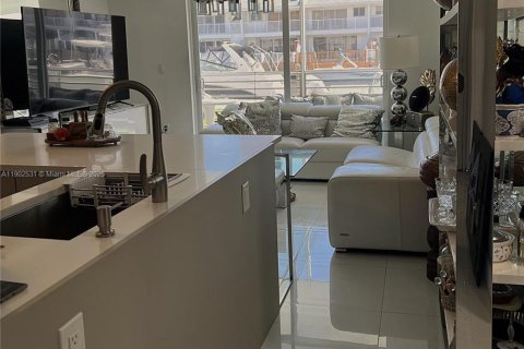 Купить кондоминиум в Норт-Майами-Бич, Флорида 3 спальни, 100.8м2, № 1957242 - фото 3