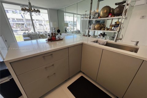 Купить кондоминиум в Норт-Майами-Бич, Флорида 3 спальни, 100.8м2, № 1957242 - фото 5