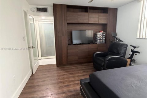 Купить кондоминиум в Норт-Майами-Бич, Флорида 3 спальни, 100.8м2, № 1957242 - фото 12