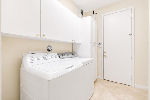 Купить виллу или дом в Бойнтон-Бич, Флорида 9 комнат, 266.44м2, № 2084016 - фото 25