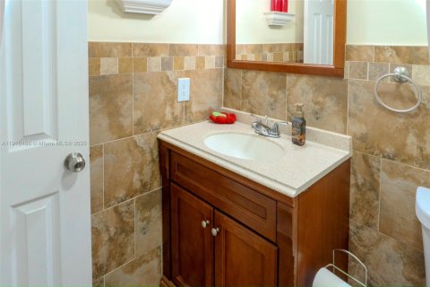 Condo in Miami Gardens, Florida, 1 bedroom  № 1971608 - photo 17