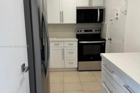 Condo à North Bay Village, Floride, 1 chambre  № 1999575