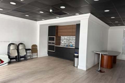 Copropriété à louer à North Bay Village, Floride: 1 chambre, 87.33 m2 № 1999575 - photo 16