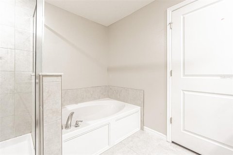 Townhouse in Ruskin, Florida 3 bedrooms, 166.85 sq.m. № 2203787 - photo 29