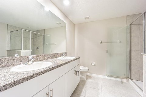 Townhouse in Ruskin, Florida 3 bedrooms, 166.85 sq.m. № 2203787 - photo 27