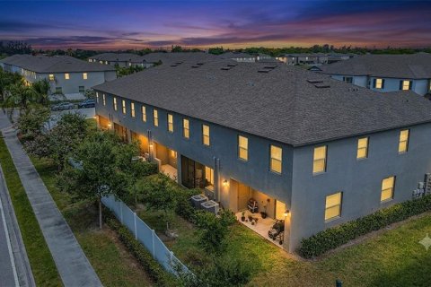 Townhouse in Ruskin, Florida 3 bedrooms, 166.85 sq.m. № 2203787 - photo 2