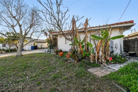 House in Clearwater, Florida 3 bedrooms, 178.84 sq.m. № 1554974 - photo 5