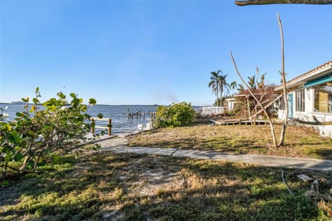 House in Clearwater, Florida 3 bedrooms, 178.84 sq.m. № 1554974 - photo 8