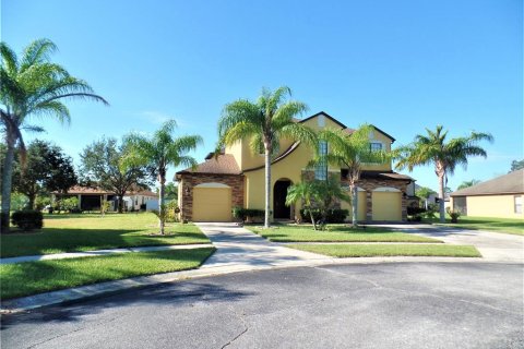 House in Kissimmee, Florida 4 bedrooms, 254.27 sq.m. № 1851754 - photo 1