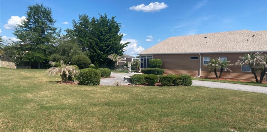 Terreno en Polk City, Florida № 2098113